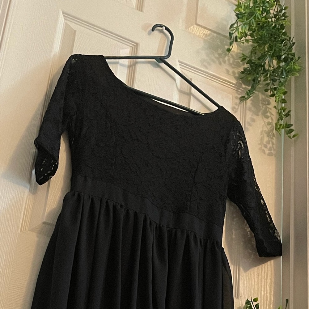 🖤 Floor Length Flowy Dress 🖤 - Picture 8 of 11